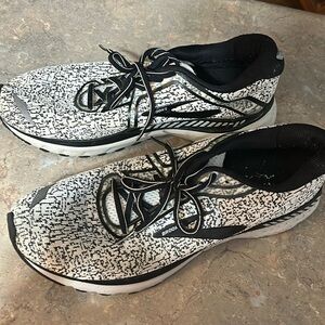 Men’s Brooks, adrenaline GTS